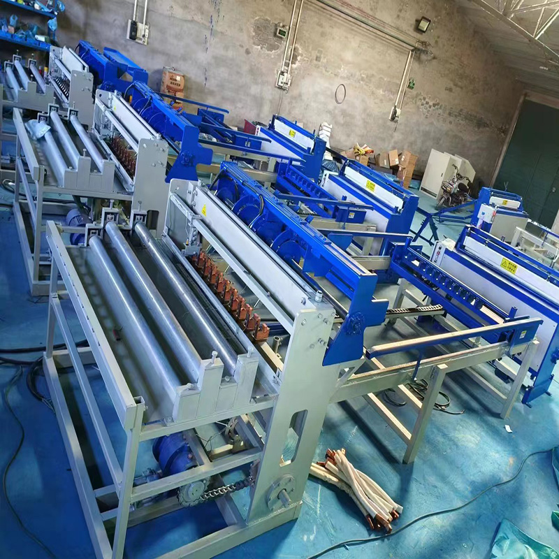 Automatic mesh welding machine debugging completed